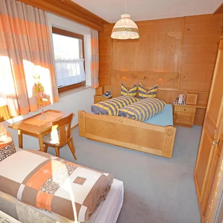 In Pitztal With Mountain Views, Cleaning Included Daire Arzl im Pitztal